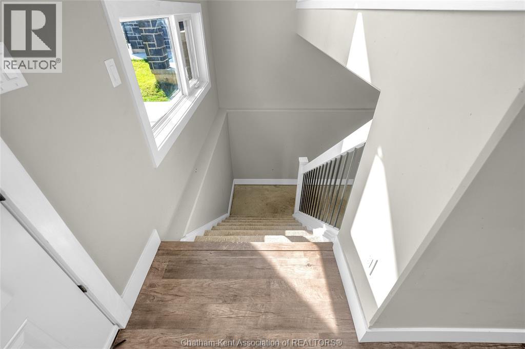 Photo 3 of 106 Ironwood Trail, Chatham ON