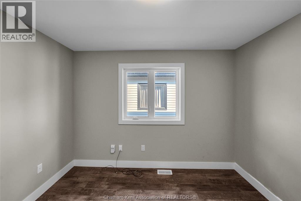 Photo 41 of 106 Ironwood Trail, Chatham ON