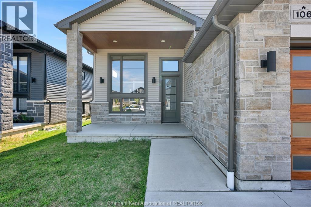 Photo 30 of 106 Ironwood Trail, Chatham ON