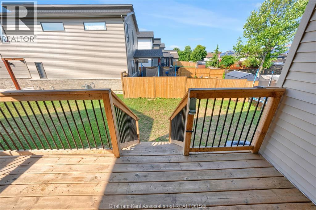 Photo 32 of 106 Ironwood Trail, Chatham ON