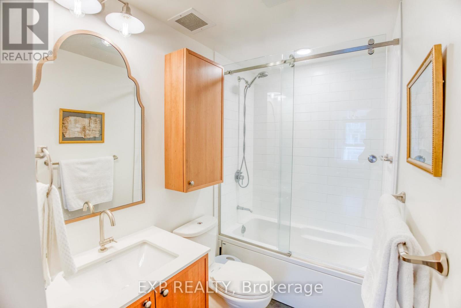 Photo 12 of 321 354 Gladstone Avenue, Ottawa ON