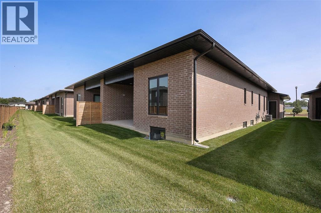 Photo 10 of 638 Lily Mac Boulevard, Windsor ON