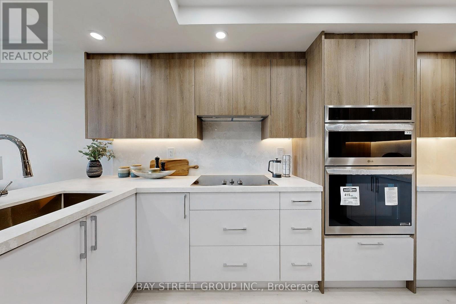 Photo 15 of 605 55 Skymark Drive, Toronto ON