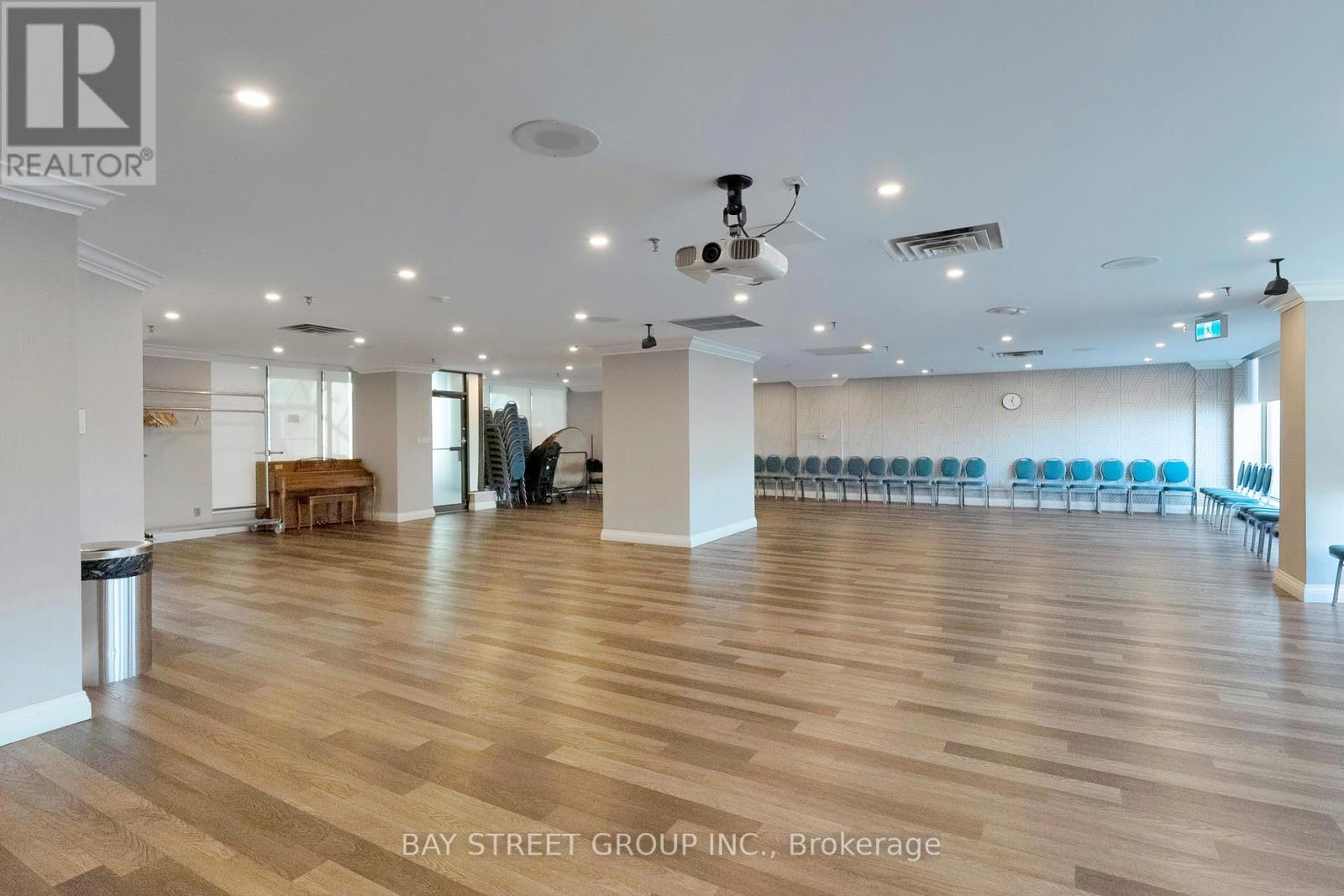 Photo 12 of 605 55 Skymark Drive, Toronto ON