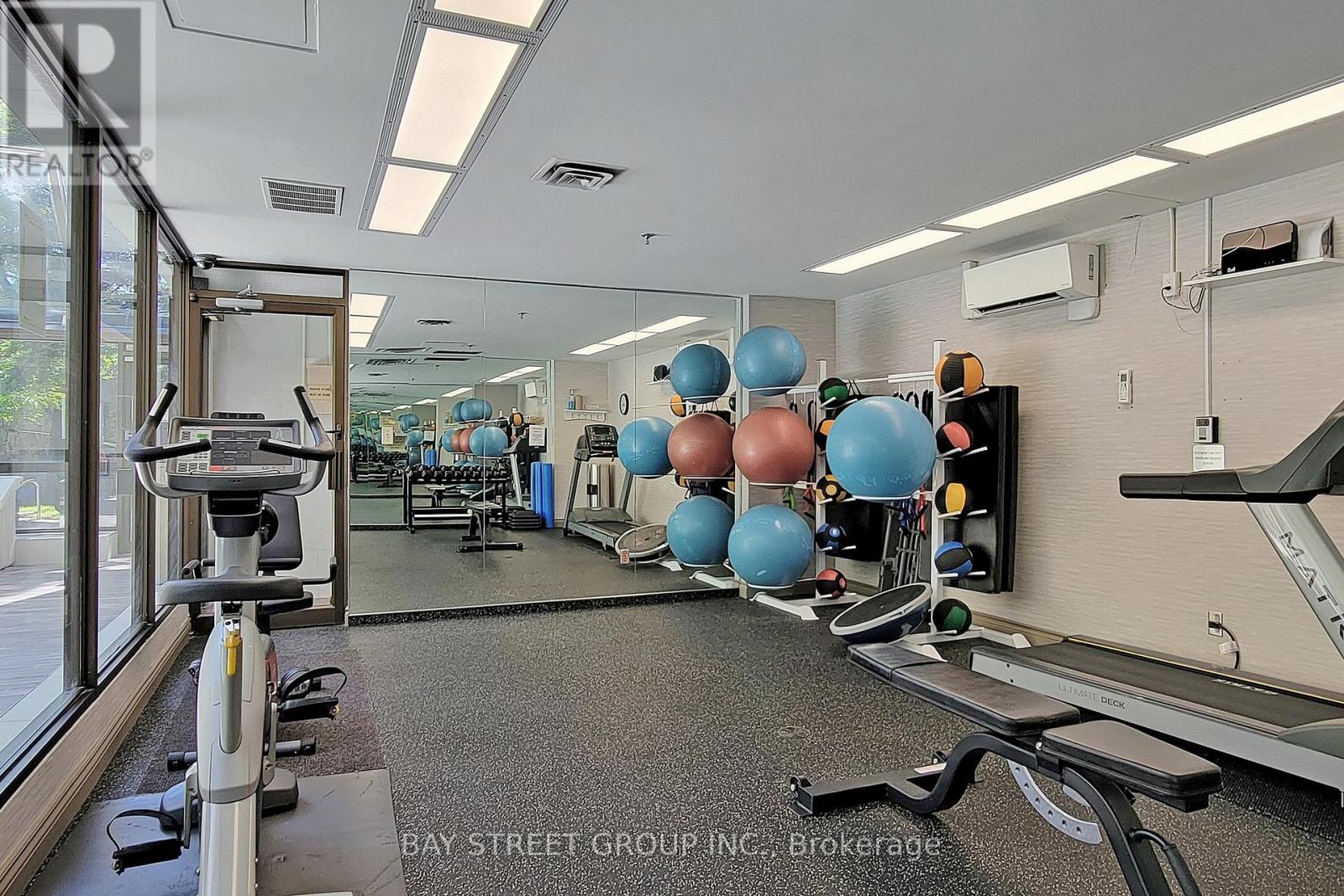 Photo 7 of 605 55 Skymark Drive, Toronto ON