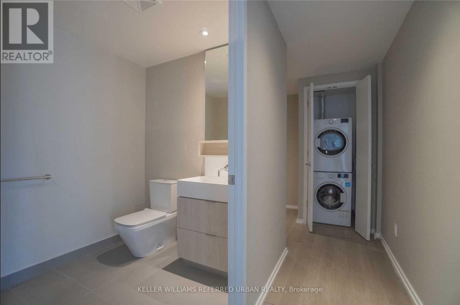 Photo 4 of 2111 5 Soudan Avenue, Toronto ON