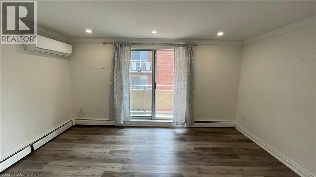 Photo 2 of 700 Lawrence Road Unit 305, Hamilton ON