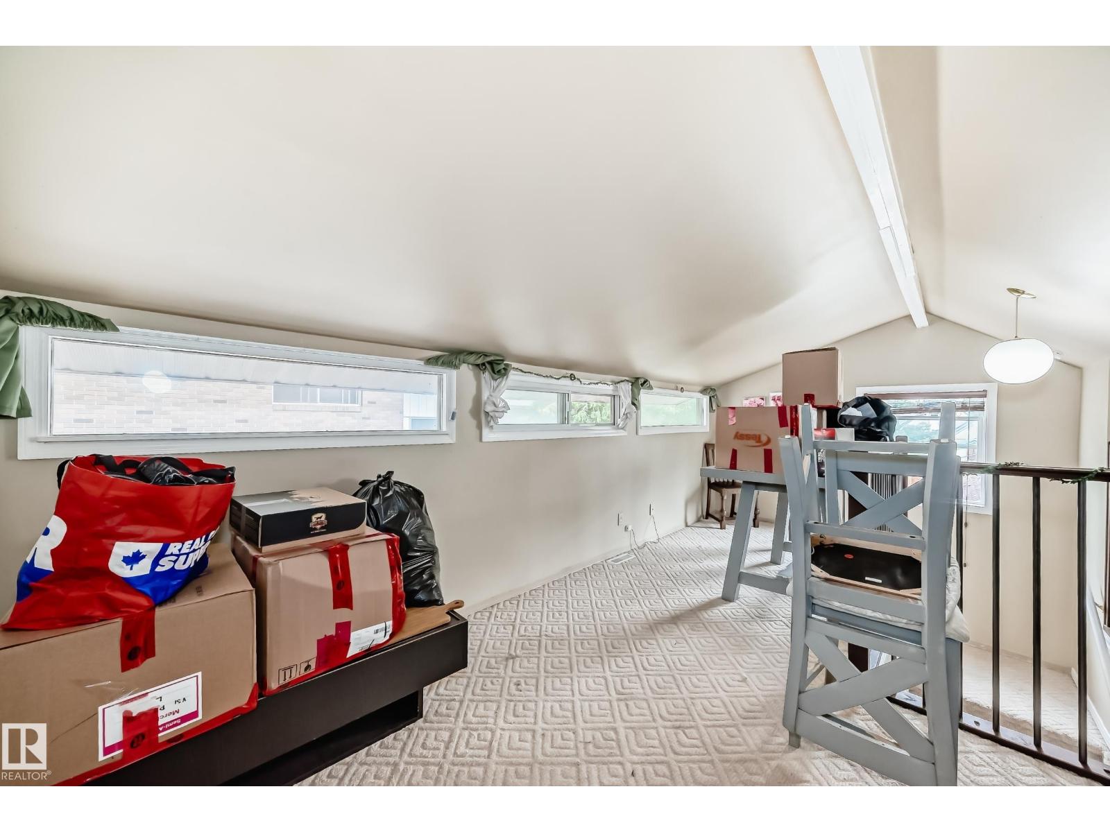 Photo 18 of 8950 80 Av Nw Nw, Edmonton AB