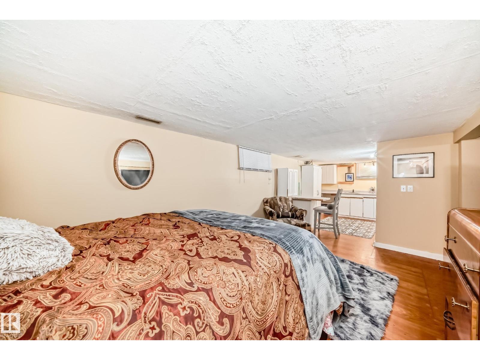 Photo 23 of 8950 80 Av Nw Nw, Edmonton AB