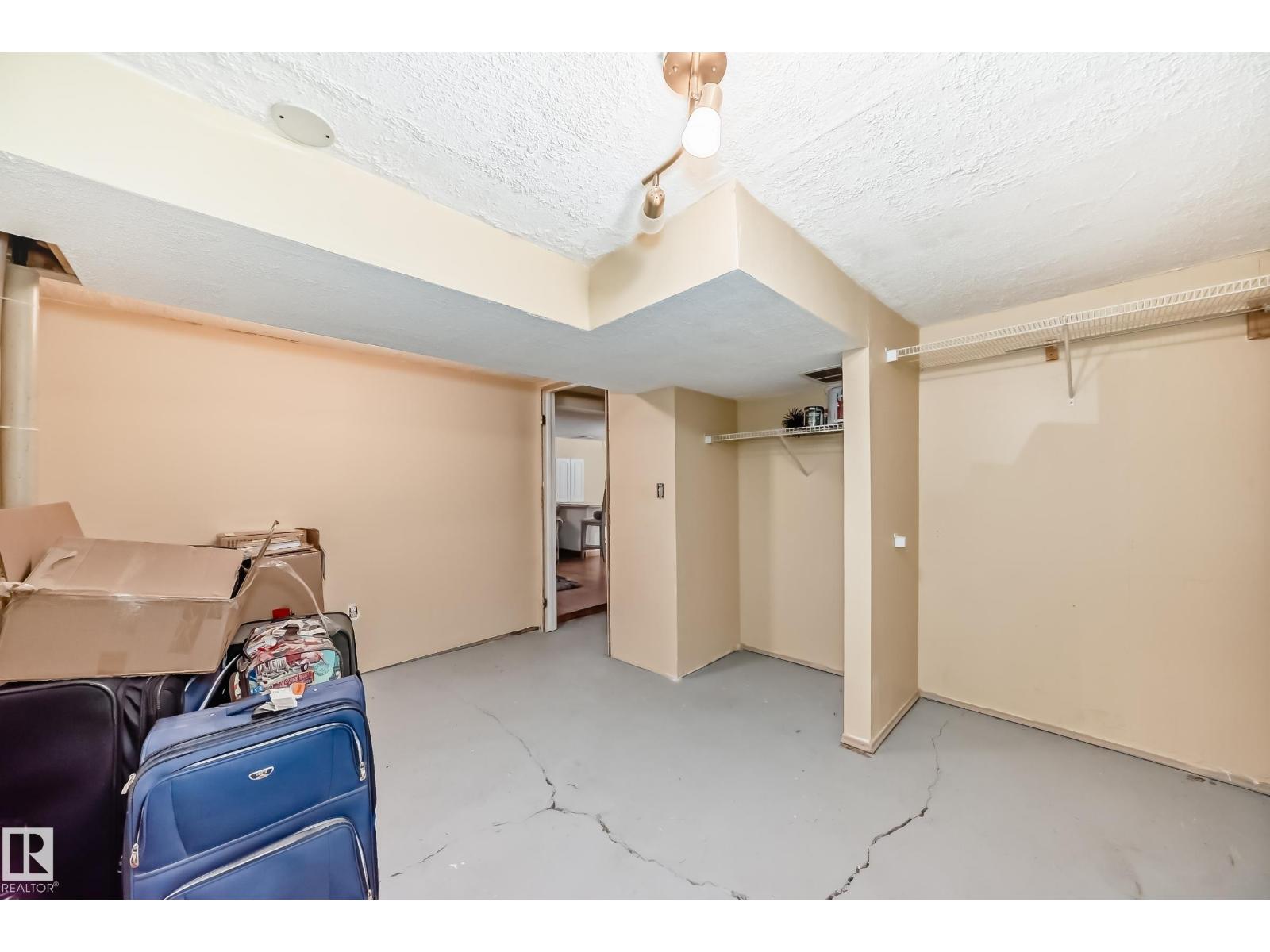 Photo 24 of 8950 80 Av Nw Nw, Edmonton AB