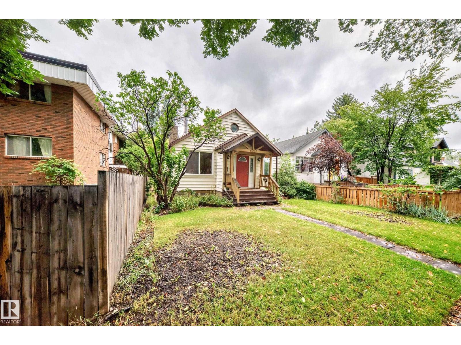 Photo 32 of 8950 80 Av Nw Nw, Edmonton AB