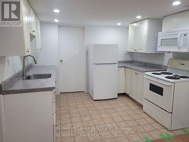 Photo 2 of Bsmt 36 Richardson Drive, Aurora ON