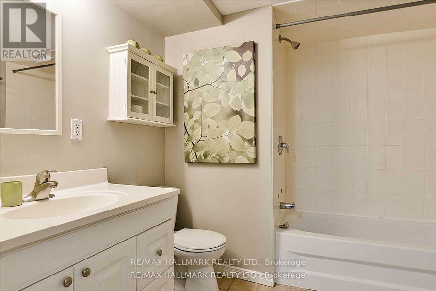 Photo 3 of Bsmt 36 Richardson Drive, Aurora ON