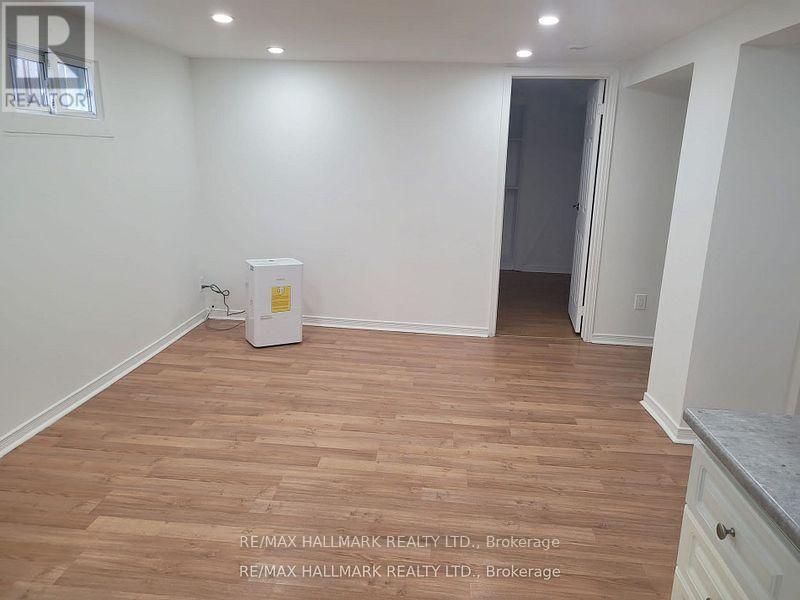 Photo 4 of Bsmt 36 Richardson Drive, Aurora ON