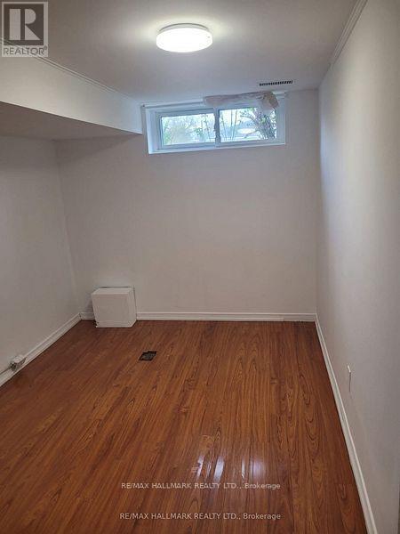 Photo 6 of Bsmt 36 Richardson Drive, Aurora ON