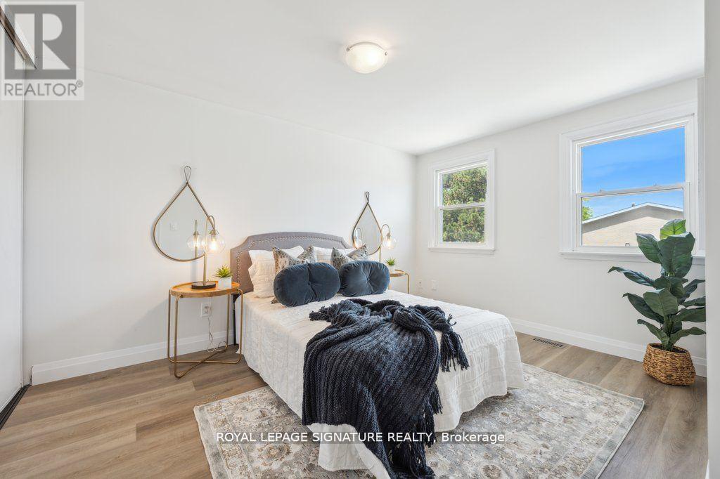 Photo 8 of 1856 John Street, Markham ON