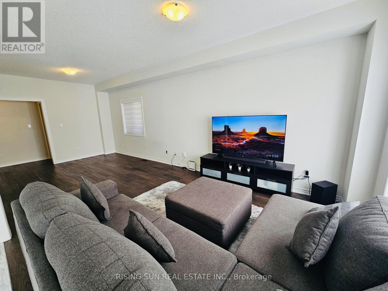 Photo 10 of 89 Palace Street, Thorold ON