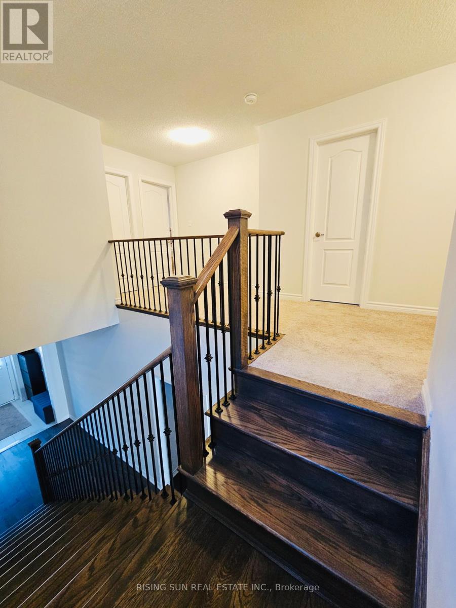 Photo 9 of 89 Palace Street, Thorold ON