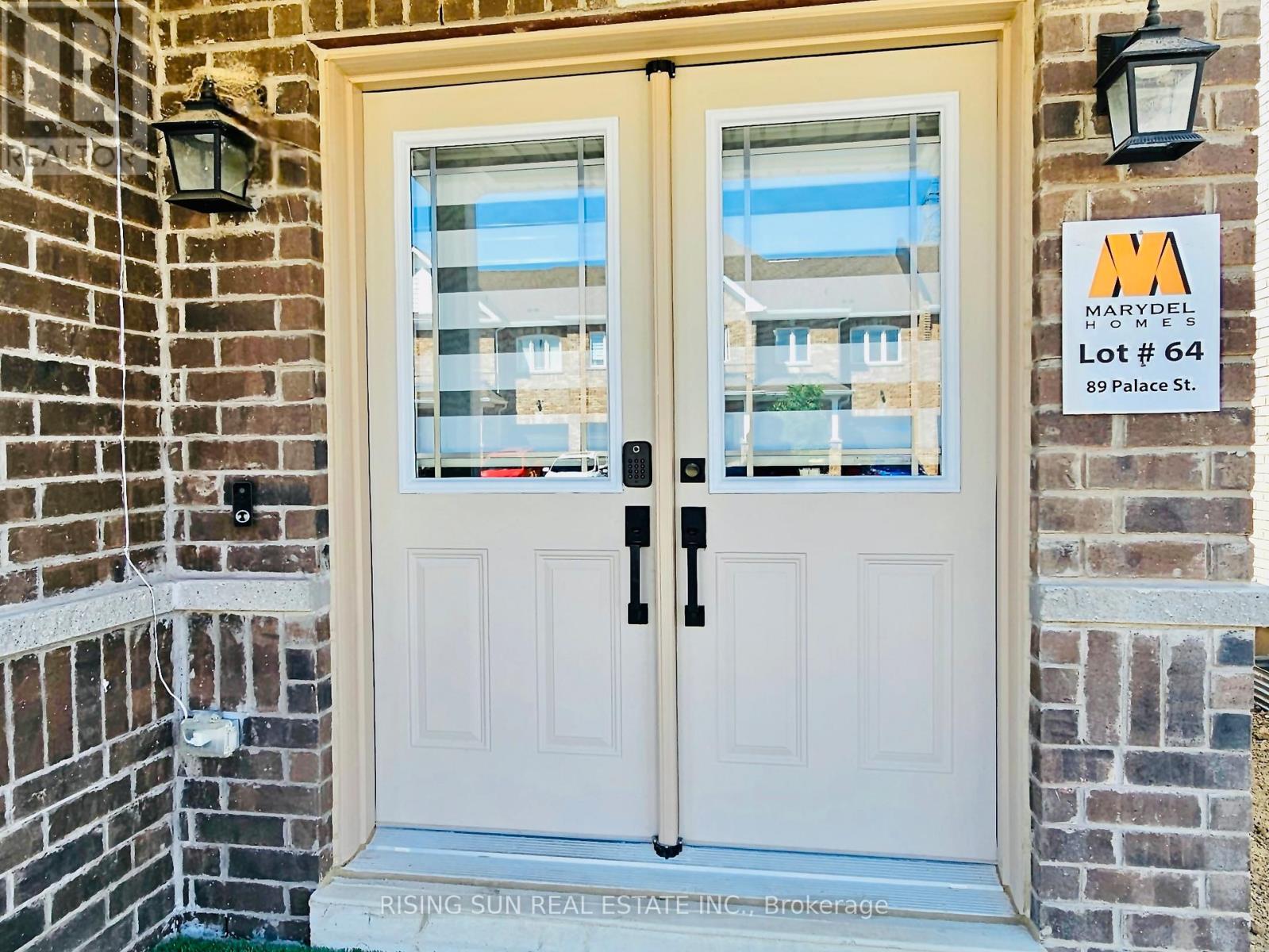 Photo 2 of 89 Palace Street, Thorold ON