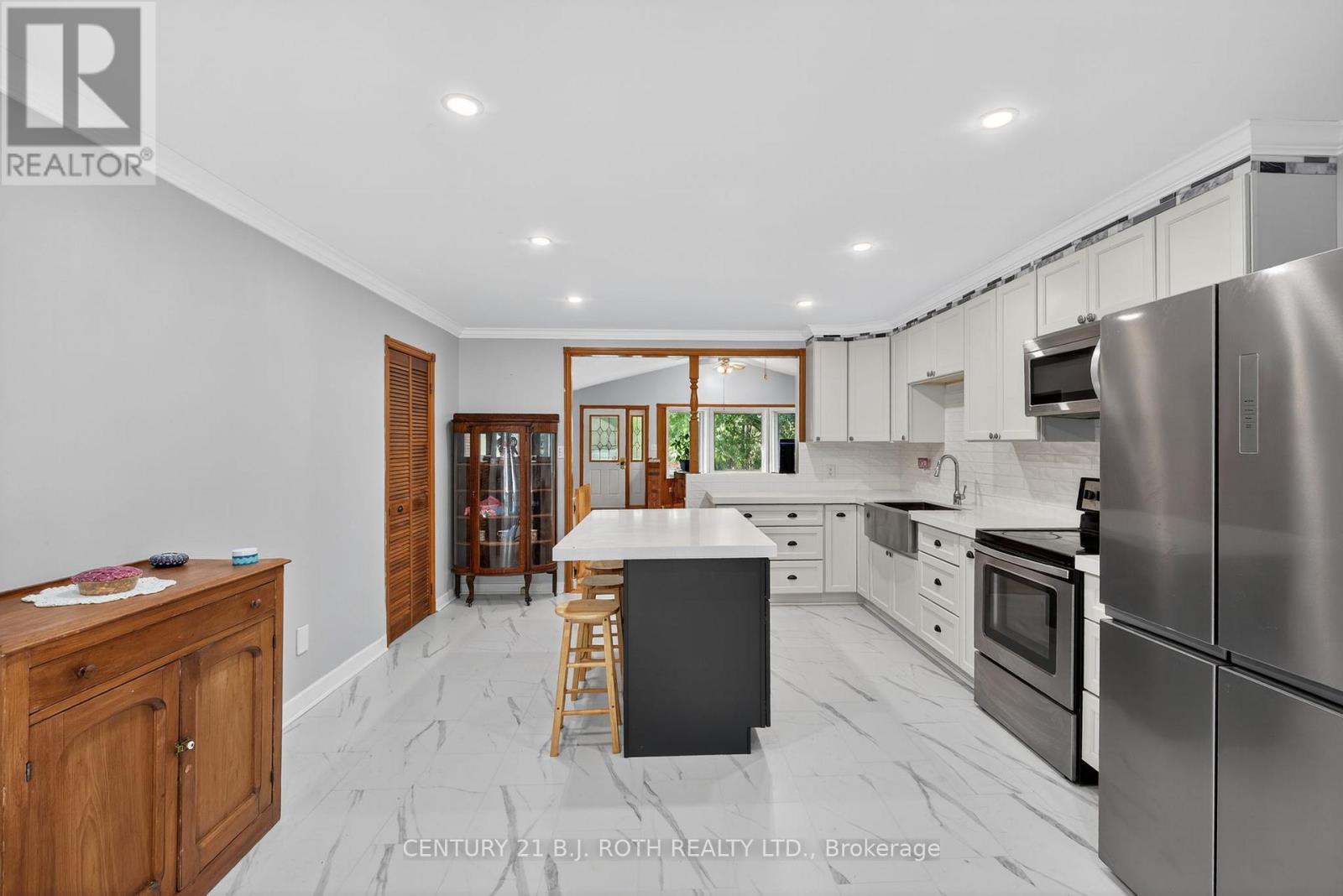 Photo 13 of 281 Harvie Road, Barrie ON