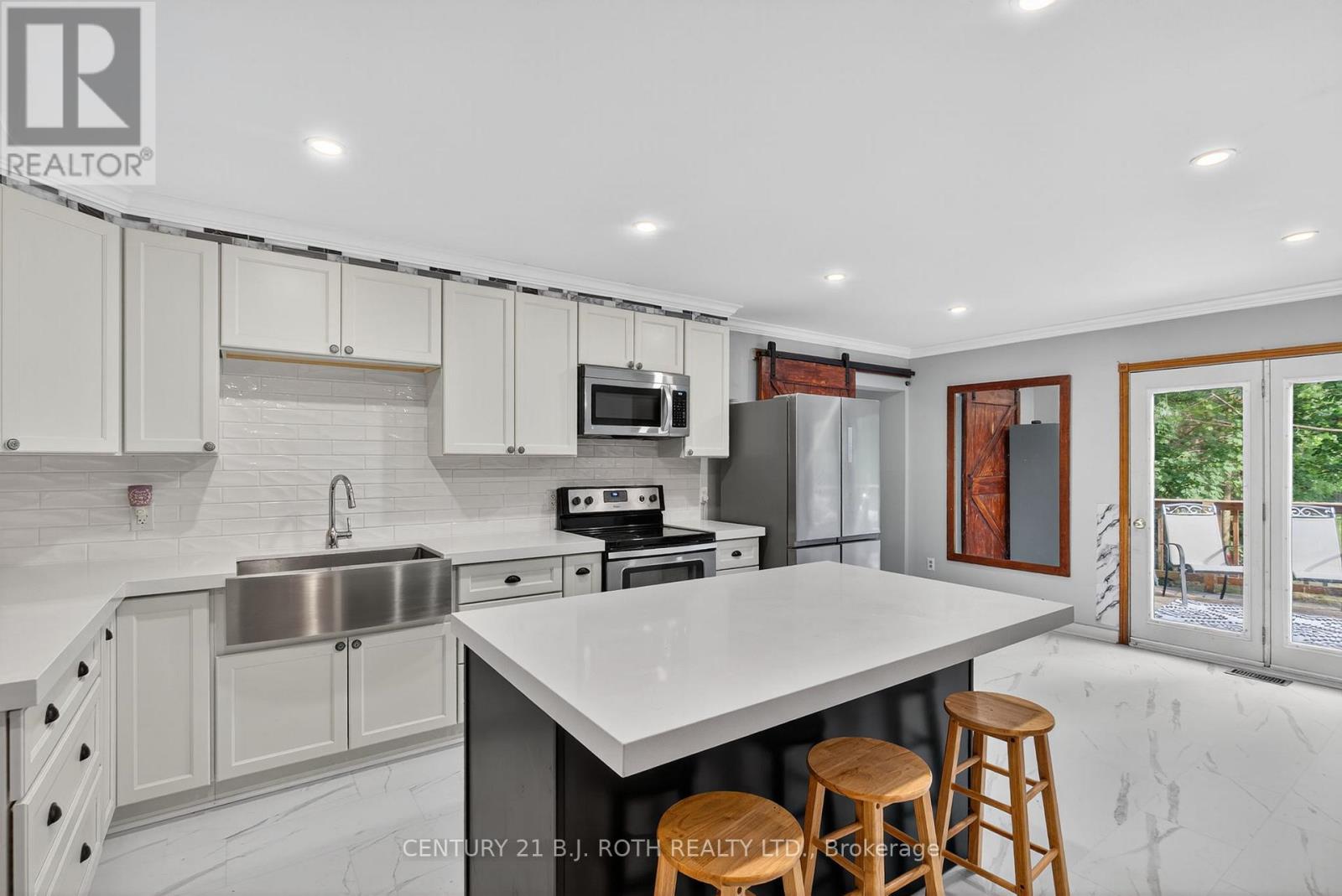 Photo 33 of 281 Harvie Road, Barrie ON