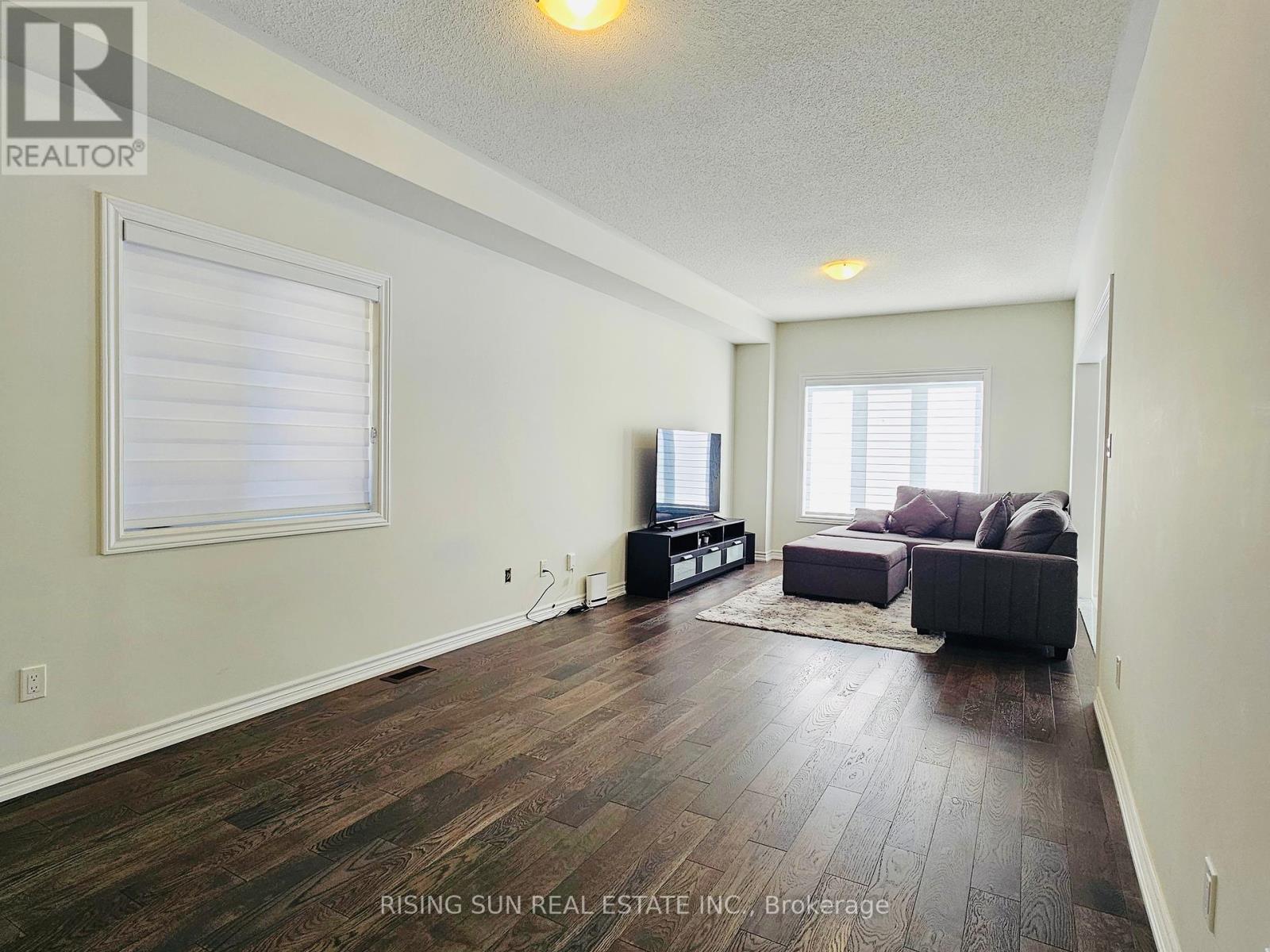 Photo 6 of 89 Palace Street, Thorold ON