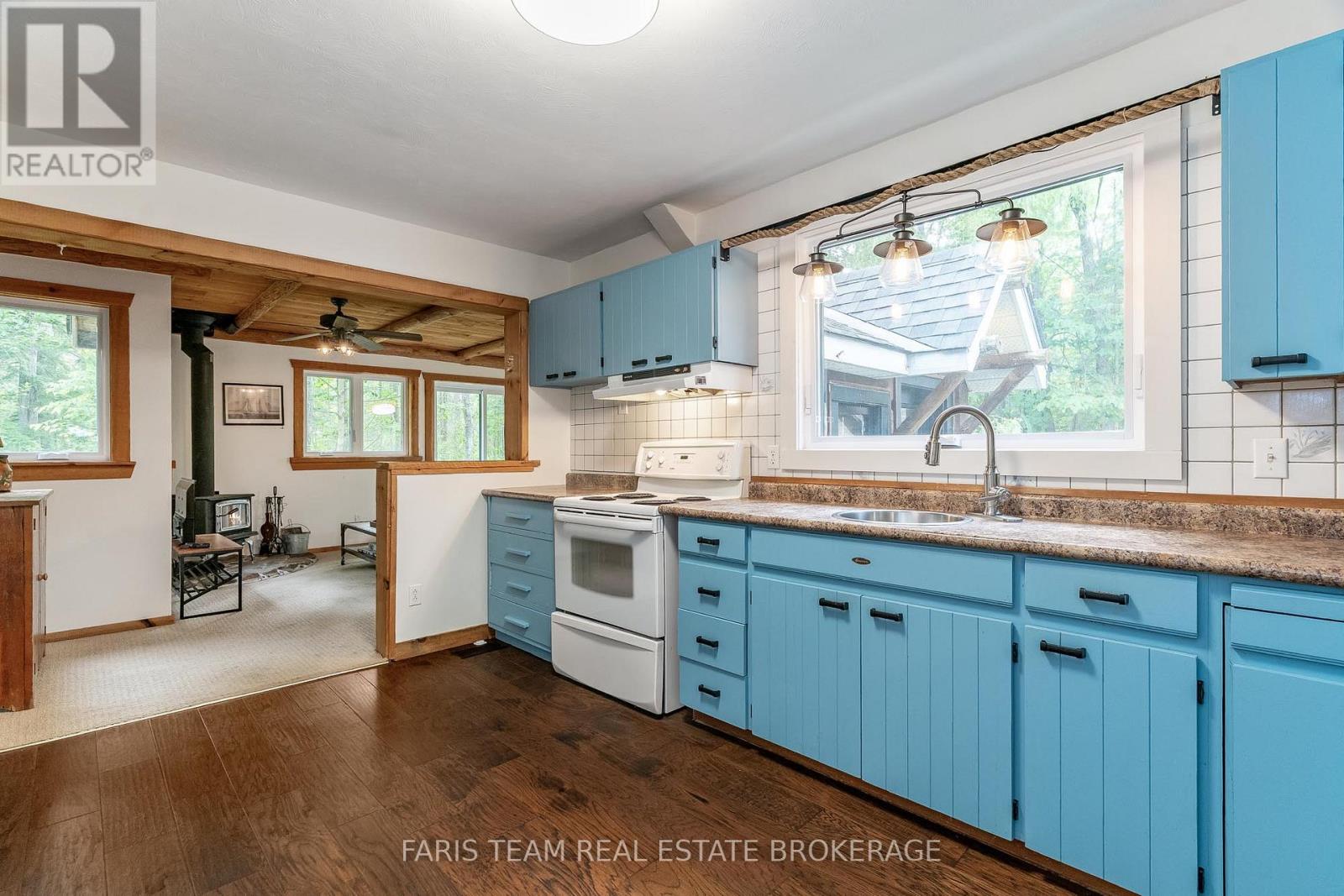Photo 6 of 457 Silver Birch Drive, Tiny ON