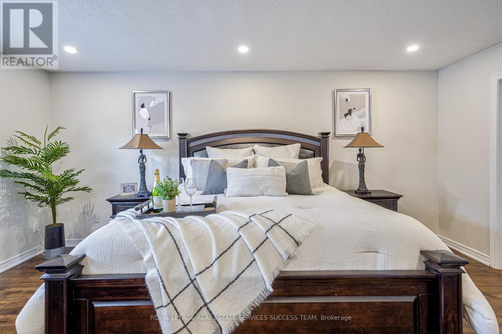 Photo 3 of 5354 Mallory Road, Mississauga ON
