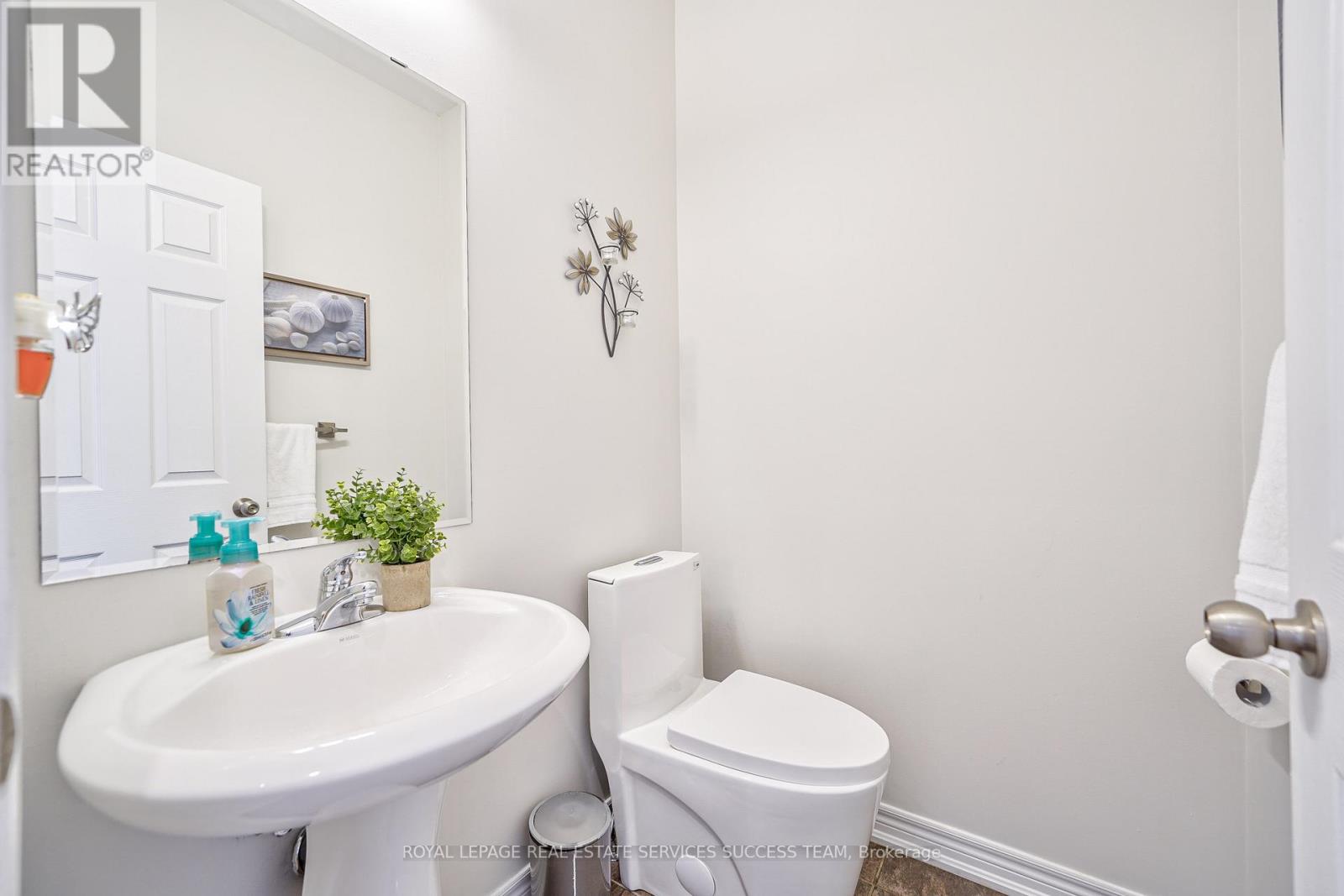 Photo 7 of 5354 Mallory Road, Mississauga ON