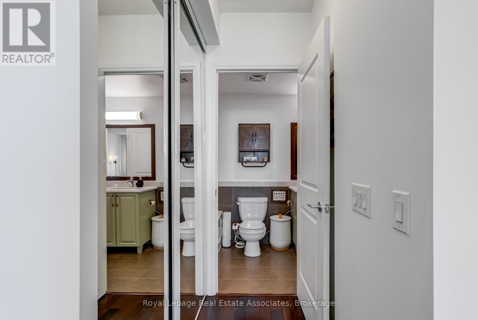 Photo 33 of Lph 09 1055 Southdown Road, Mississauga ON