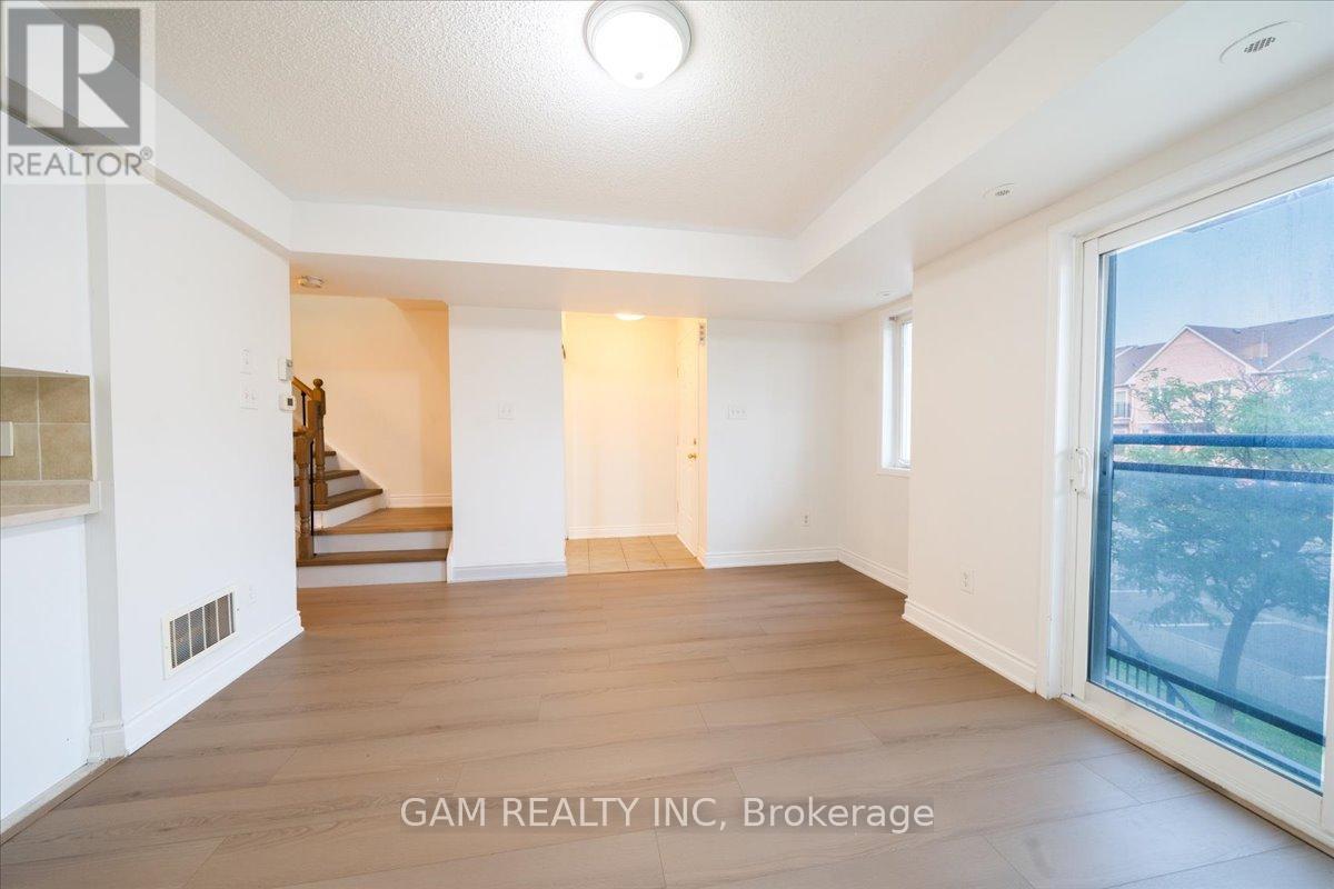 Photo 14 of 316 4975 Southampton Drive, Mississauga ON