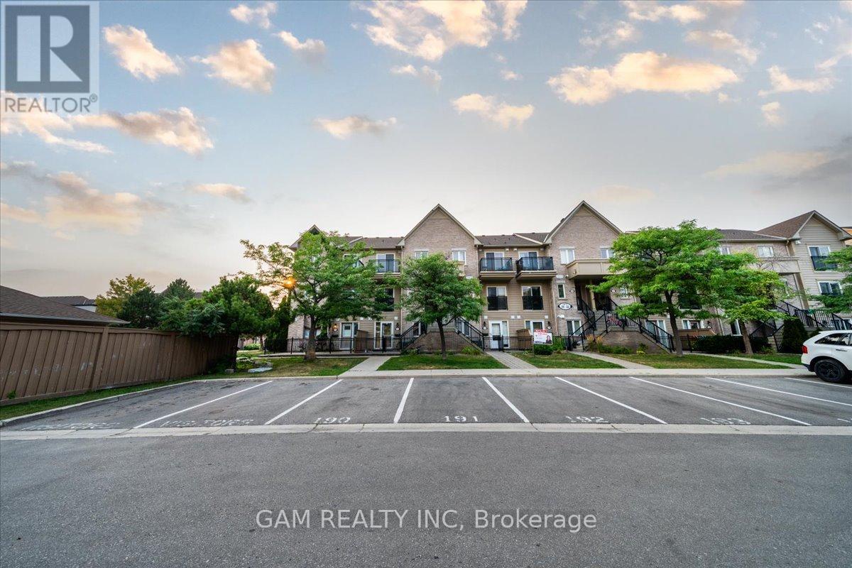 Photo 4 of 316 4975 Southampton Drive, Mississauga ON