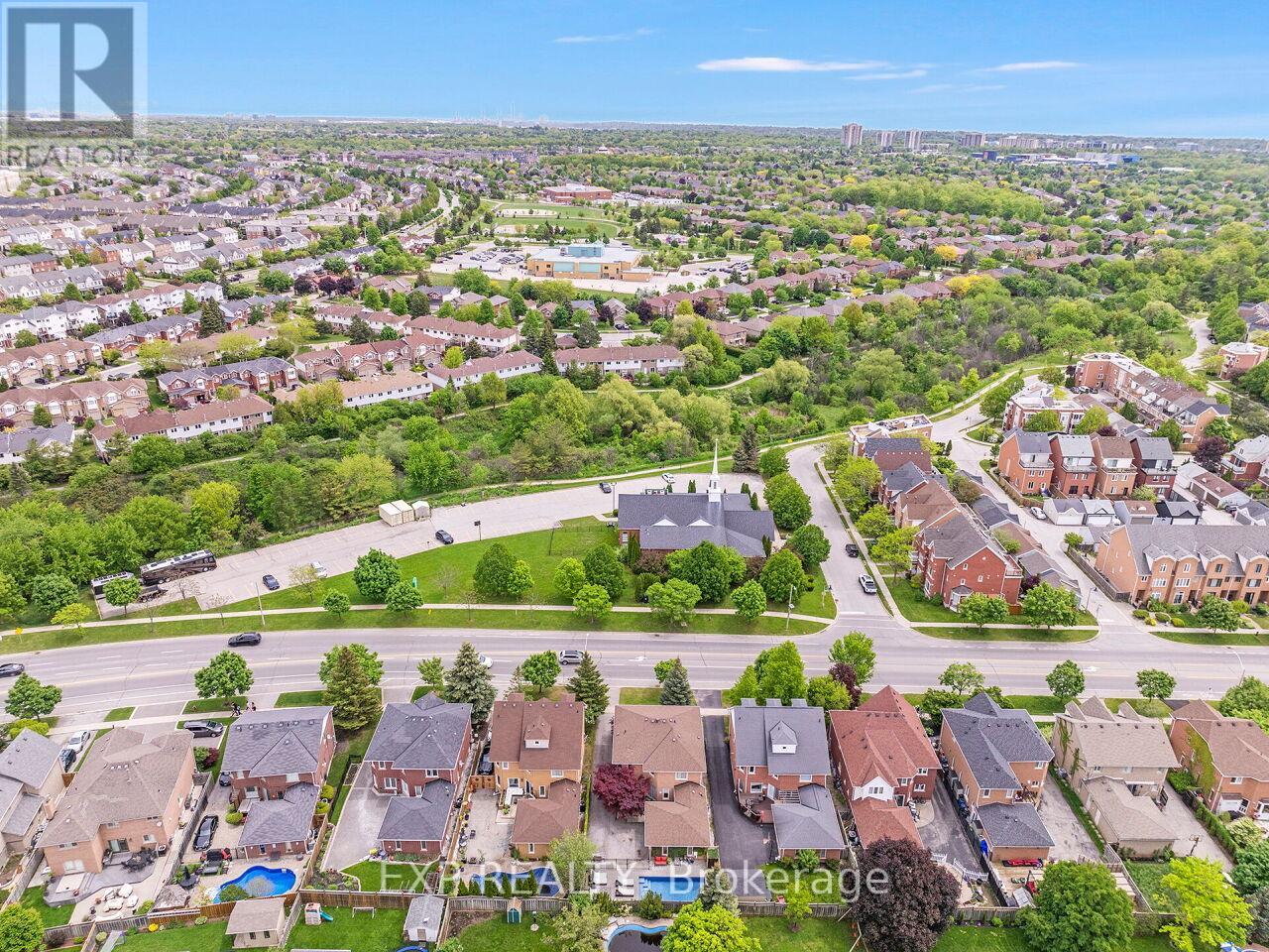 Photo 37 of 2460 Sixth Line, Oakville ON