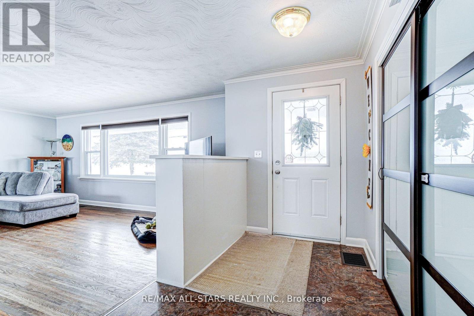 Photo 10 of 904 Eldon Road, Kawartha Lakes ON
