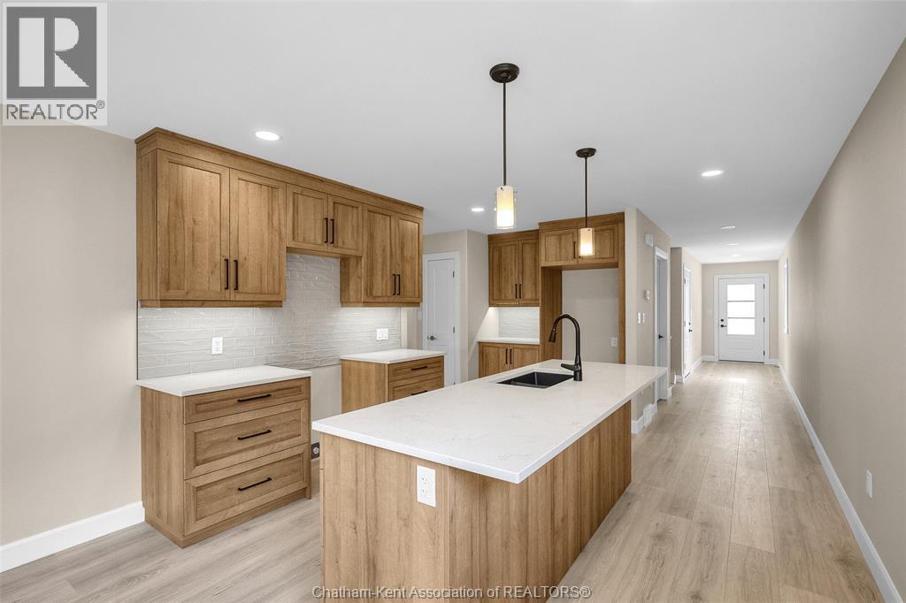 Photo 10 of 162 Ironwood Trail, Chatham ON