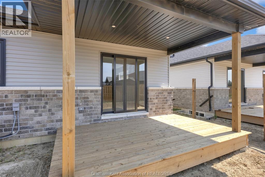 Photo 6 of 162 Ironwood Trail, Chatham ON