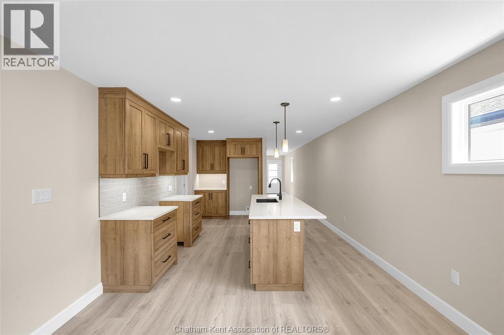 Photo 15 of 162 Ironwood Trail, Chatham ON