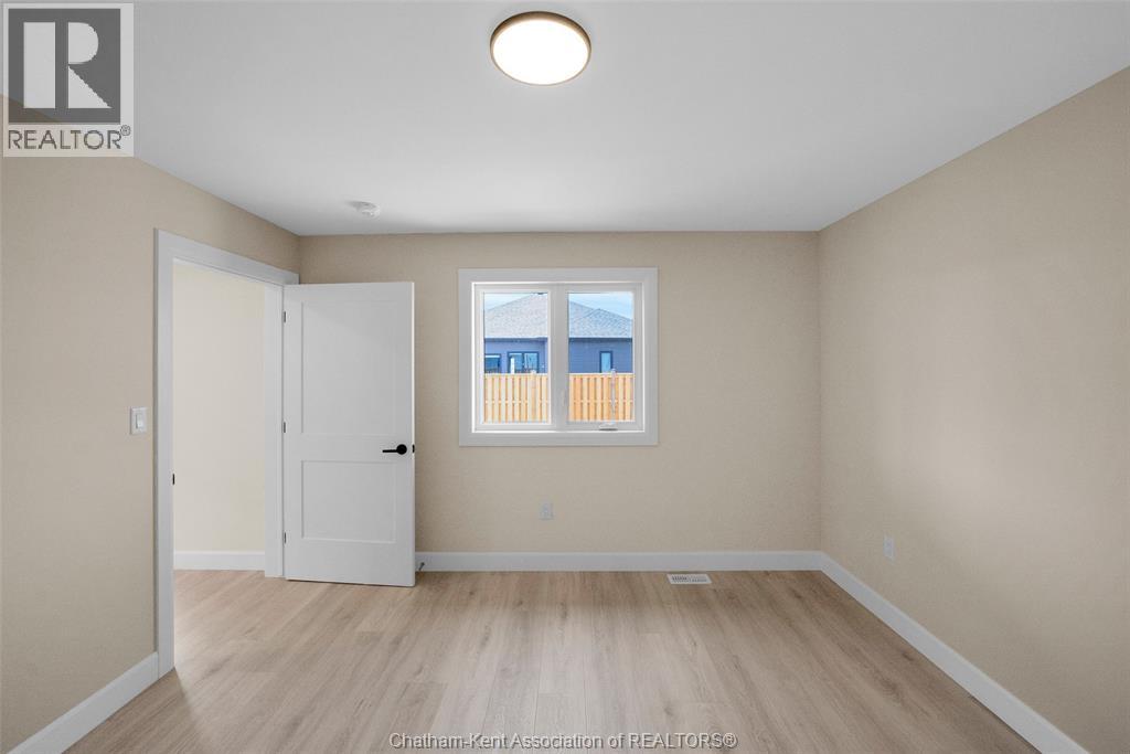 Photo 22 of 162 Ironwood Trail, Chatham ON