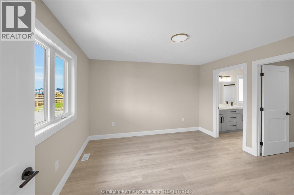 Photo 23 of 162 Ironwood Trail, Chatham ON