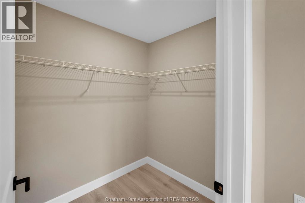 Photo 26 of 162 Ironwood Trail, Chatham ON