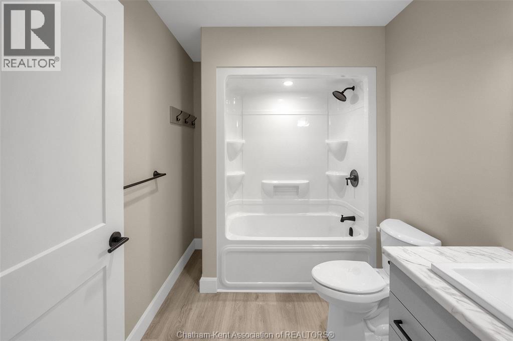 Photo 29 of 162 Ironwood Trail, Chatham ON