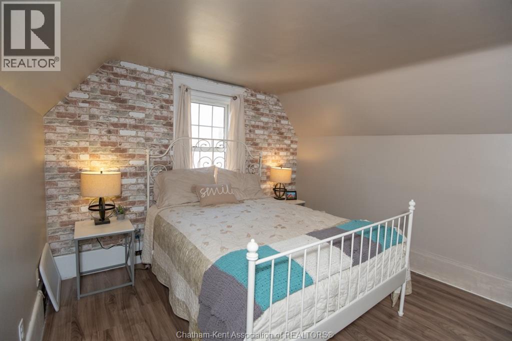 Photo 18 of 232 Hughes Street, Dresden ON