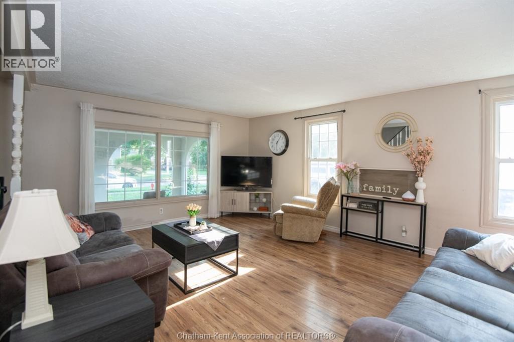 Photo 5 of 232 Hughes Street, Dresden ON