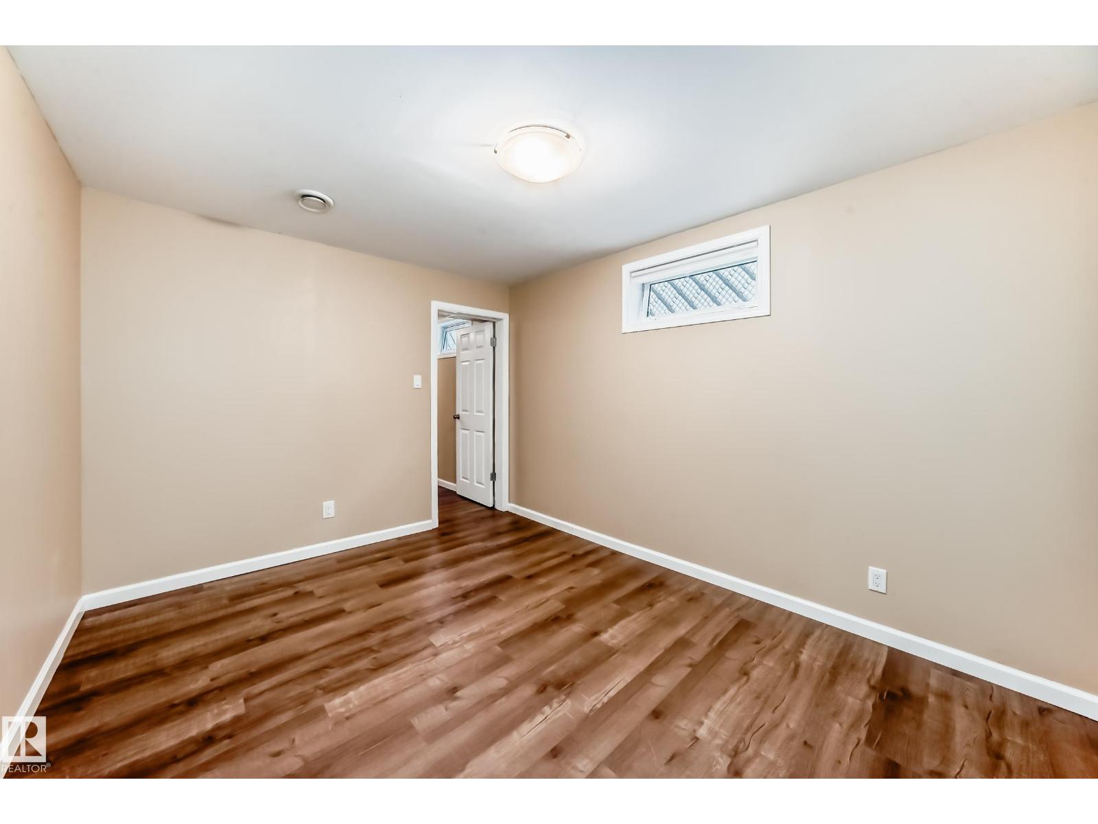 Photo 13 of 8415 72 St Nw, Edmonton AB