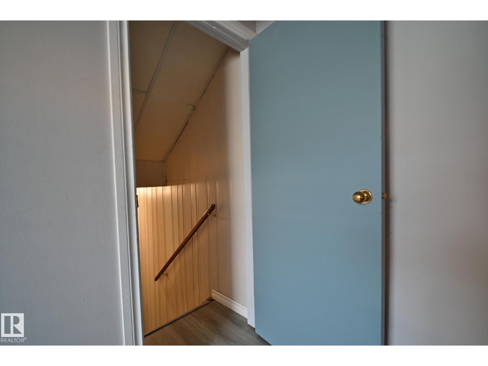 Photo 26 of 8304 157 Av Nw, Edmonton AB