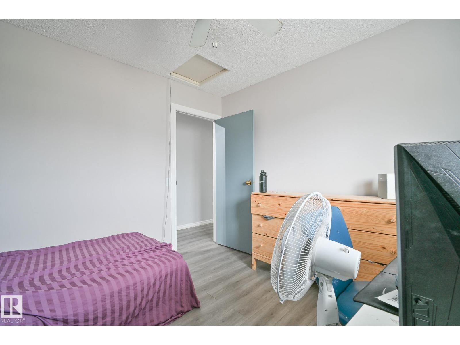 Photo 1 of 8304 157 Av Nw, Edmonton AB