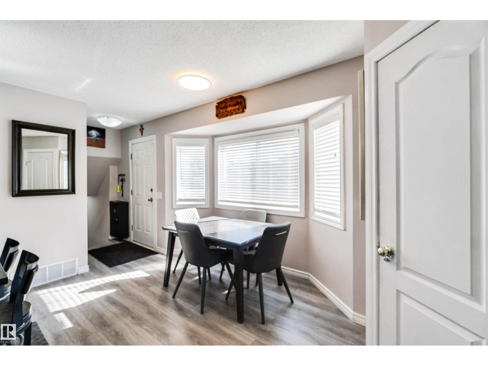 Photo 20 of 8304 157 Av Nw, Edmonton AB