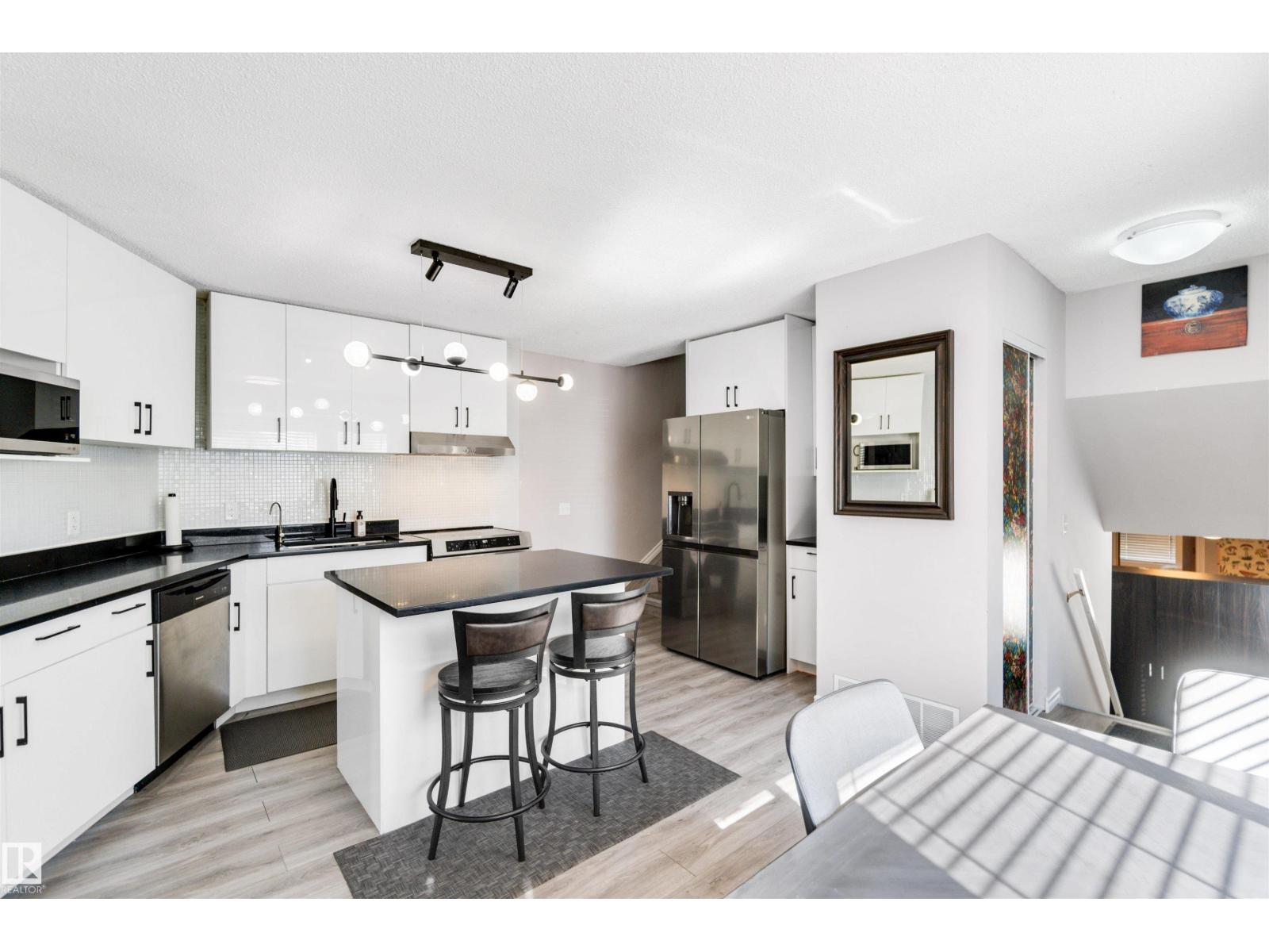 Photo 29 of 8304 157 Av Nw, Edmonton AB