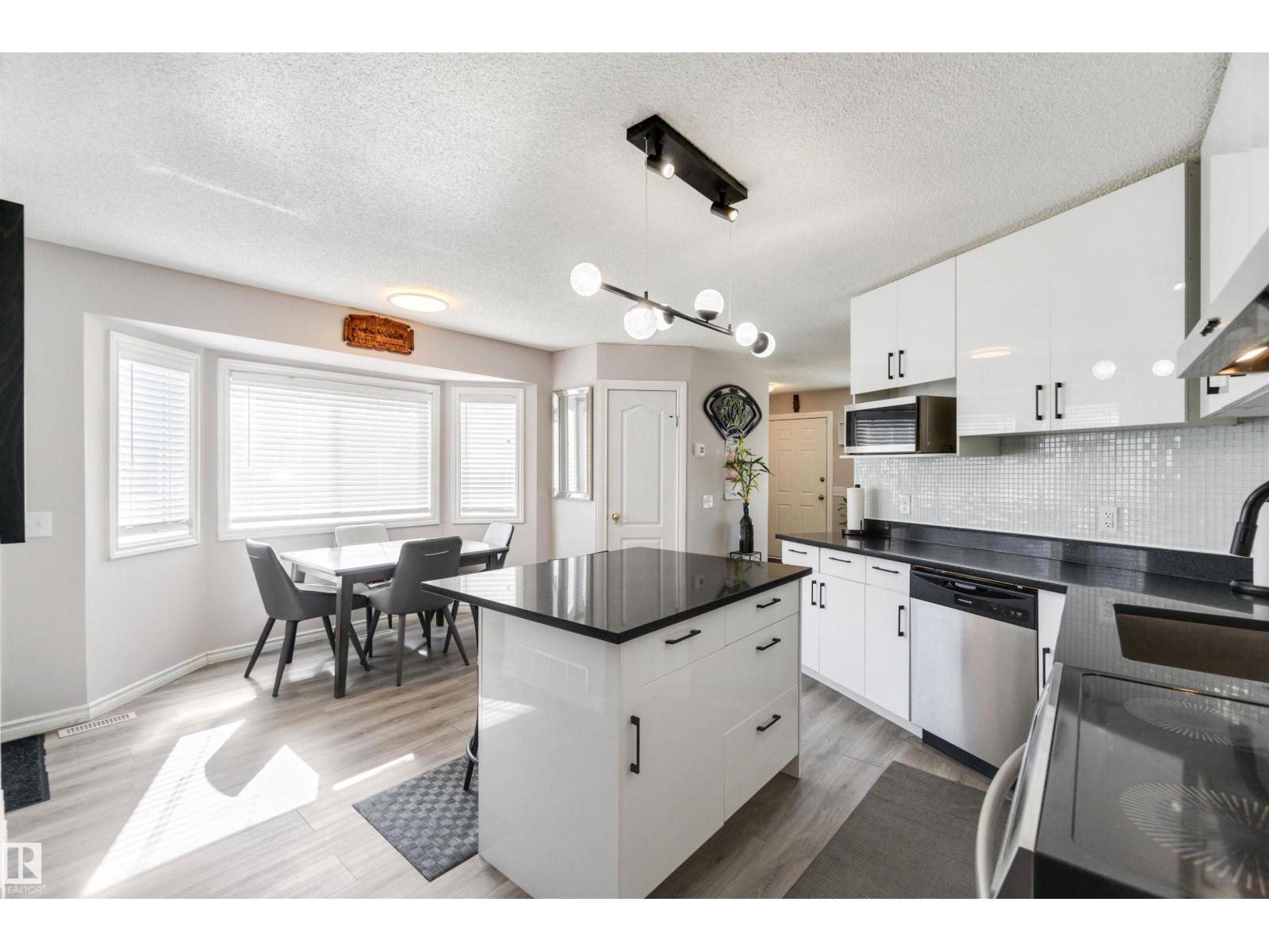 Photo 19 of 8304 157 Av Nw, Edmonton AB