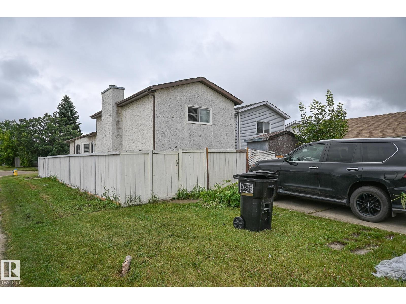 Photo 38 of 8304 157 Av Nw, Edmonton AB